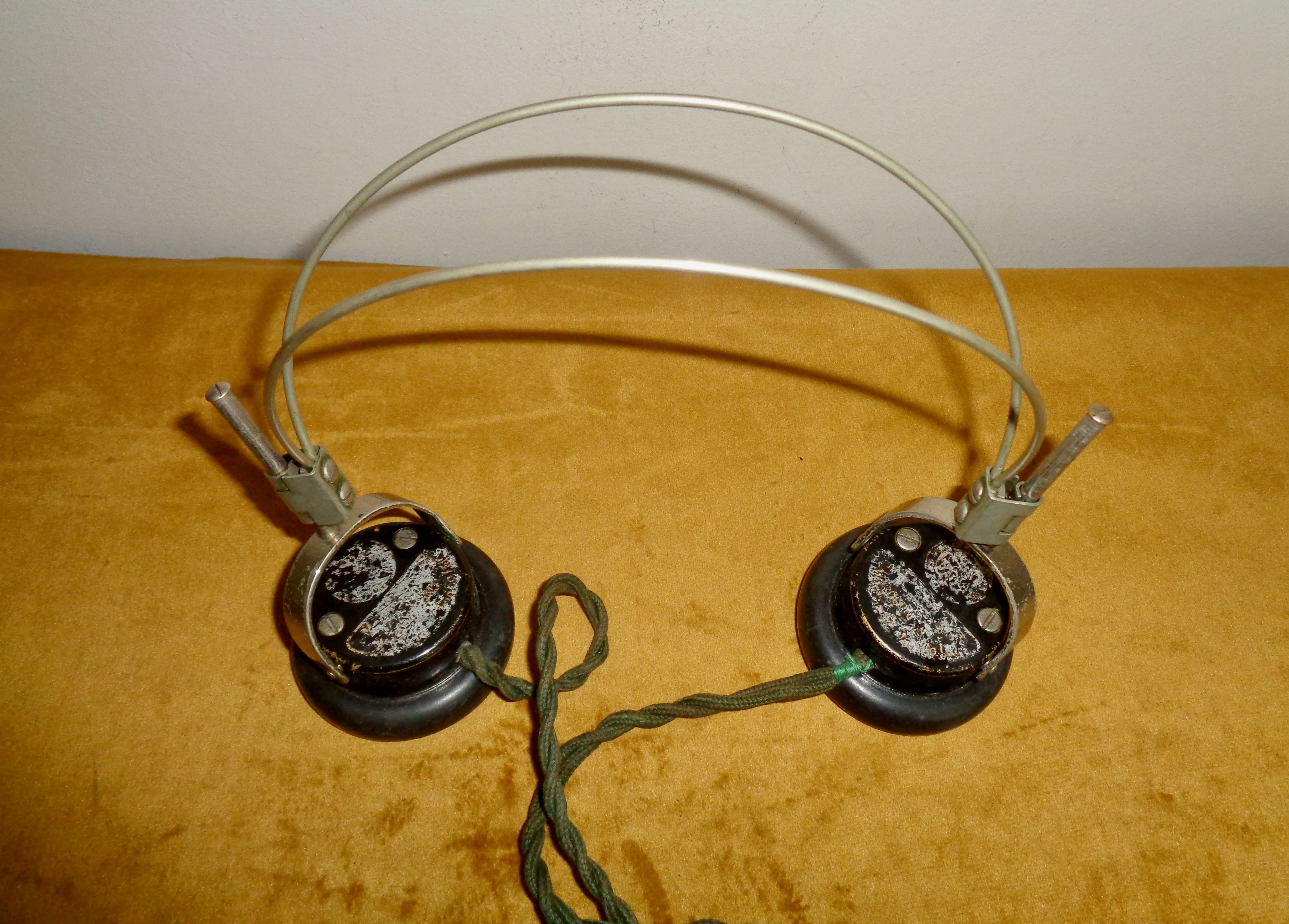 1920s Western Electric UK Bakelite Crystal Set Headphones 2000 Ohms. Made in England