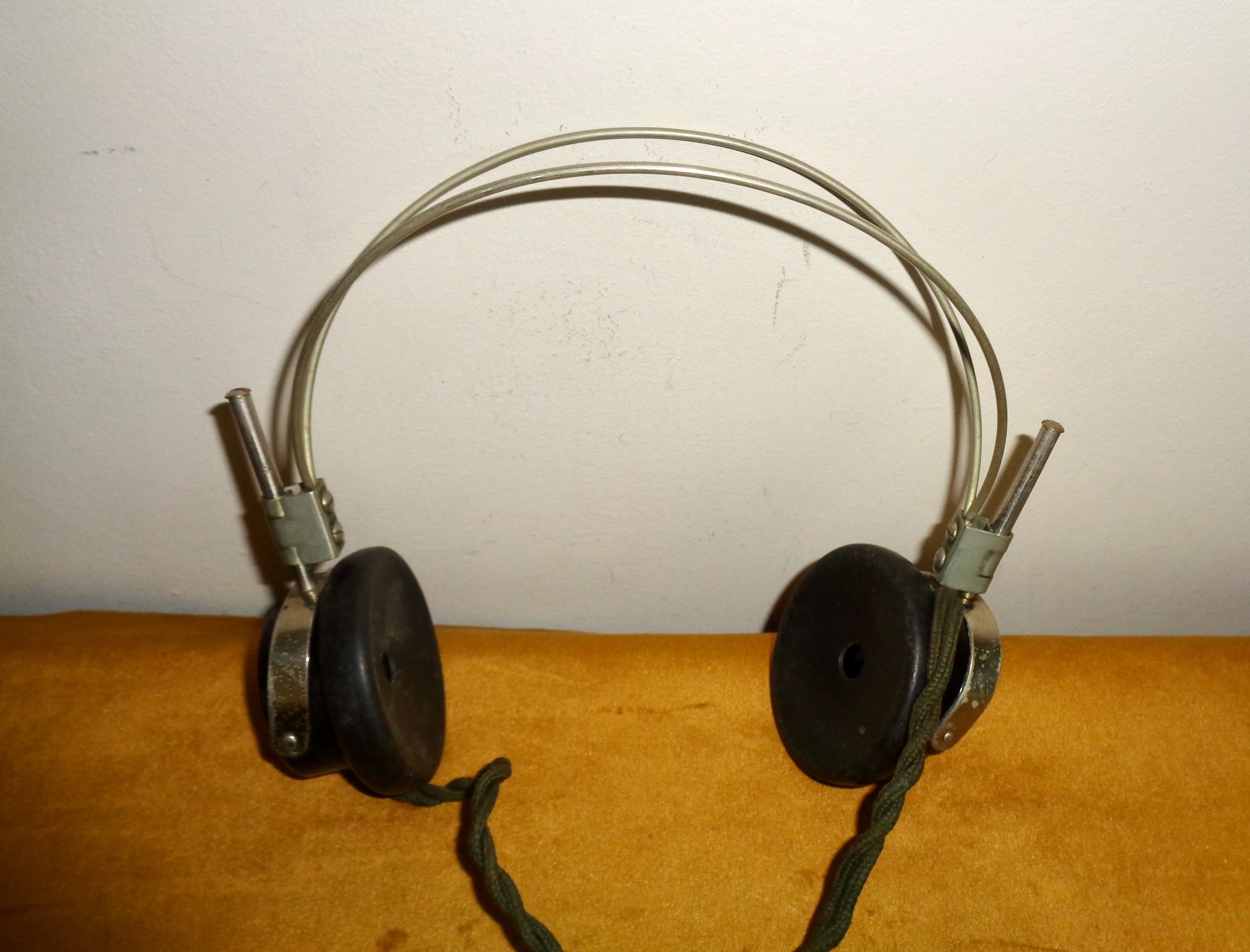 1920s Western Electric UK Bakelite Crystal Set Headphones 2000 Ohms. Made in England