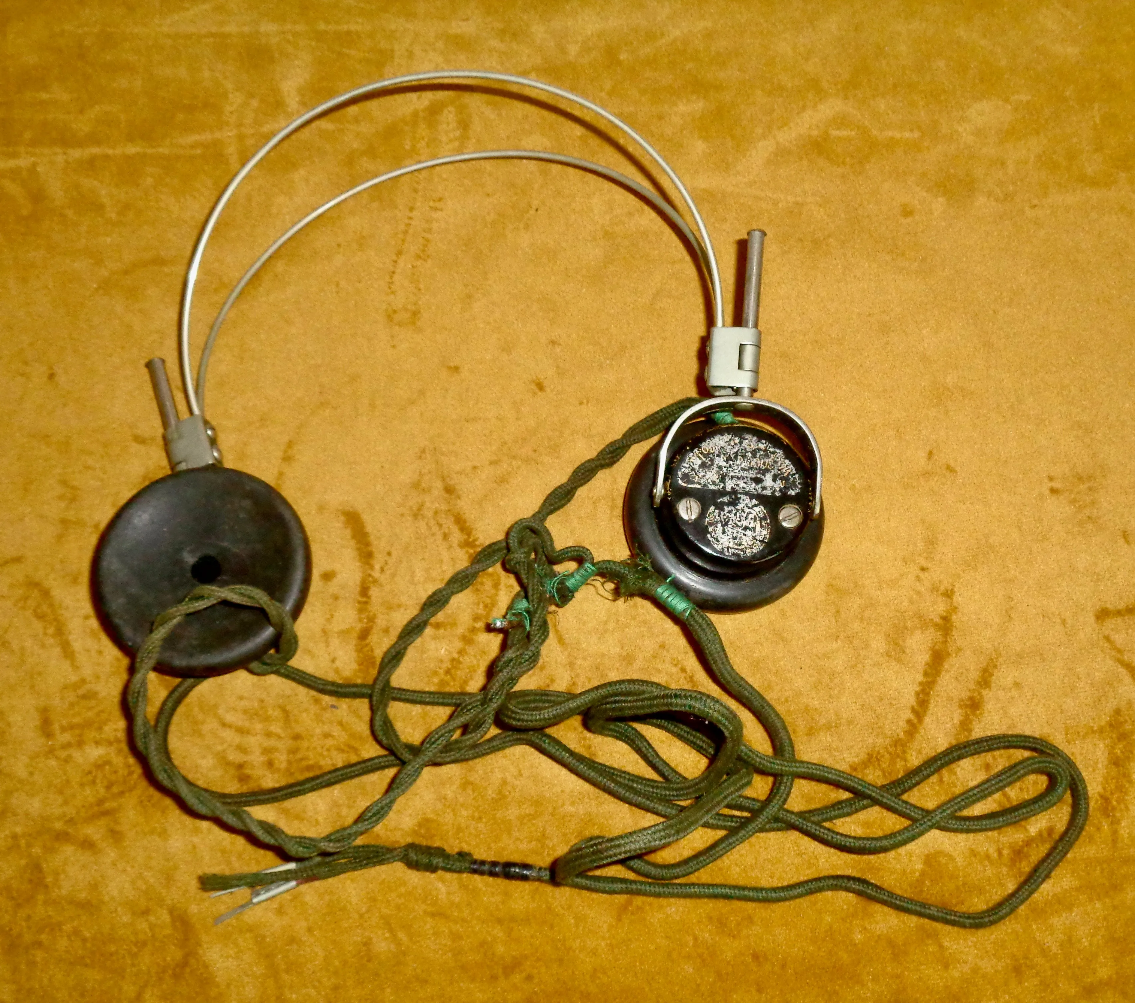 1920s Western Electric UK Bakelite Crystal Set Headphones 2000 Ohms. Made in England