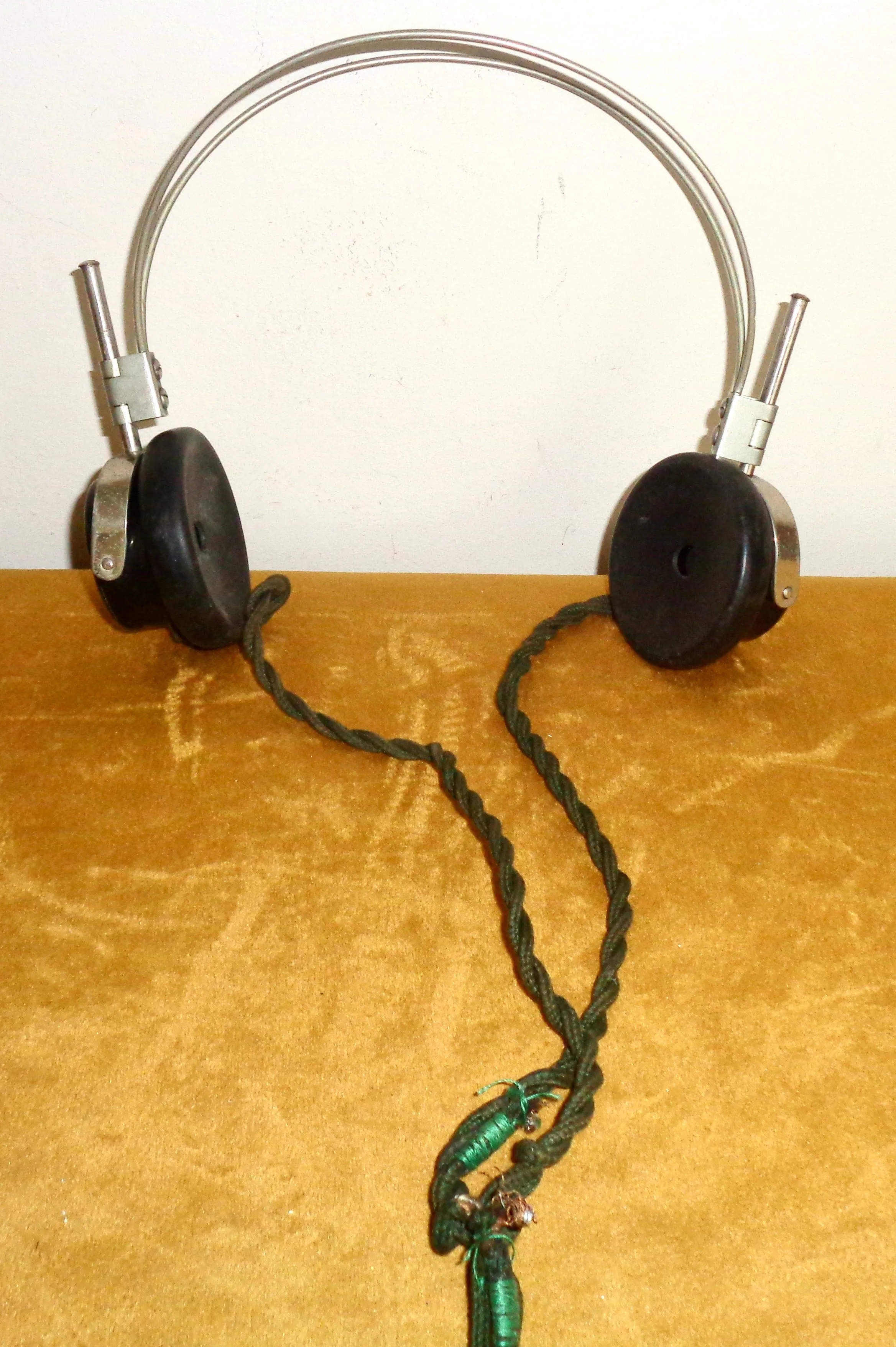 1920s Western Electric UK Bakelite Crystal Set Headphones 2000 Ohms. Made in England